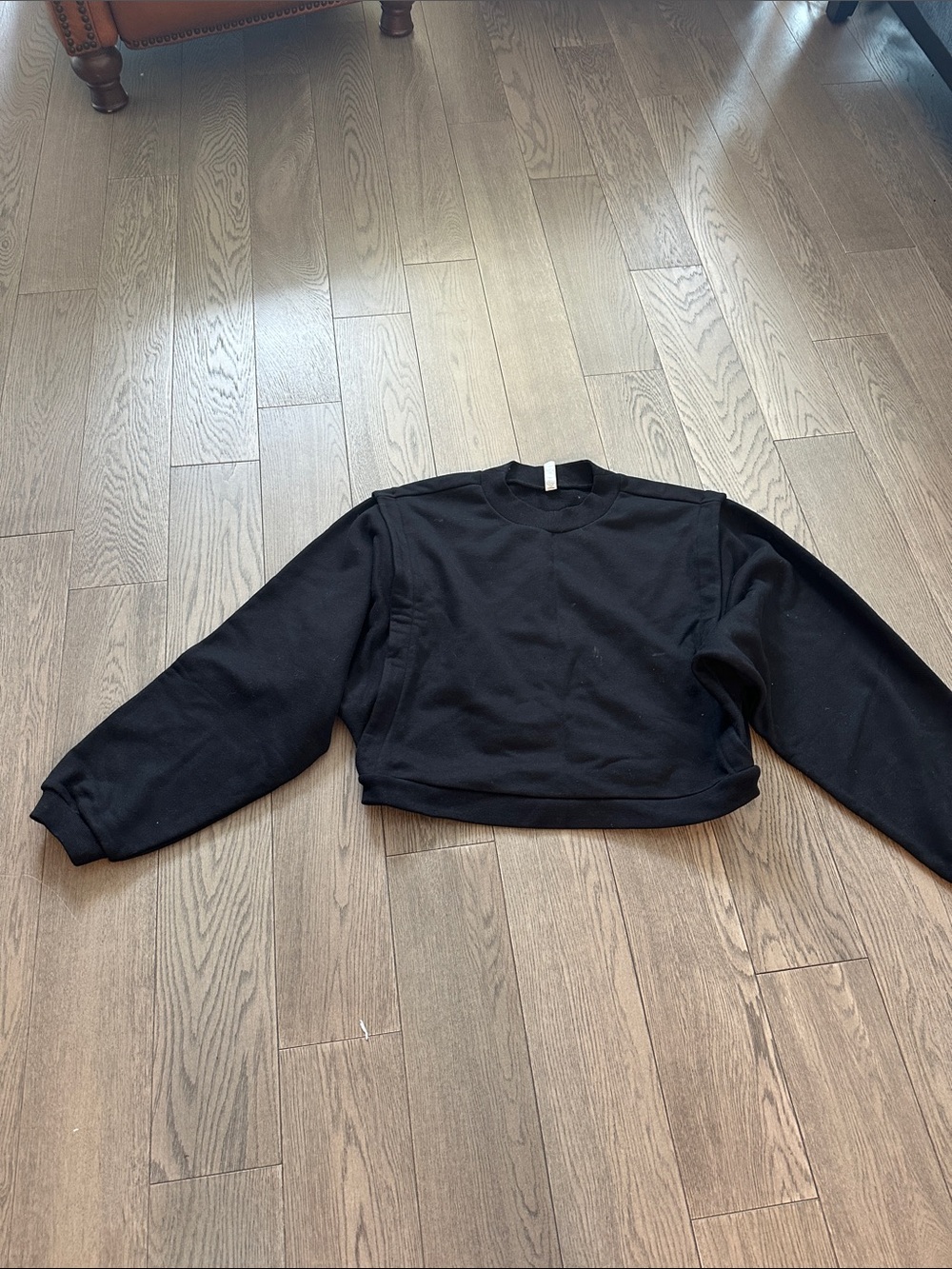 ALO Yoga Men's Black Crewneck Pullover